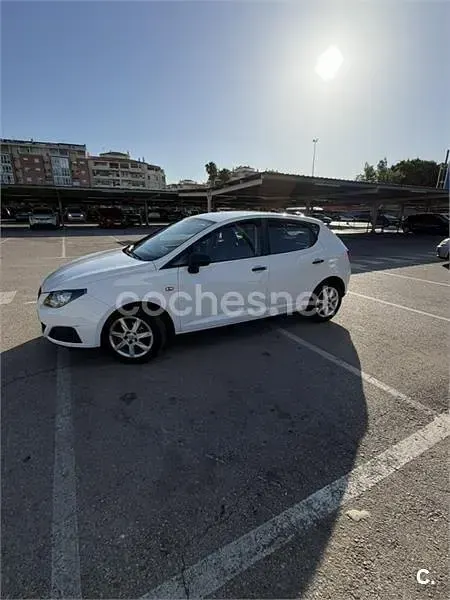 Usado Seat Ibiza 90 CV (66 kW) 2010 Blanco Berlina