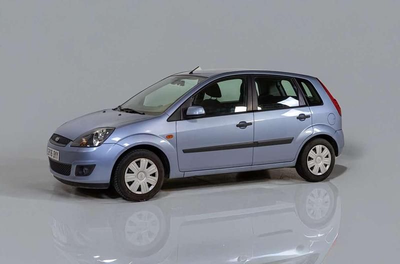Usado Ford Fiesta 80 CV (58 kW) 2006 Azul Utilitario