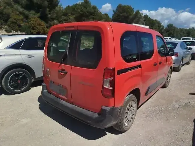 Usado Toyota Proace Verso Active 130 CV (95 kW) 2023 Rojo Familiar