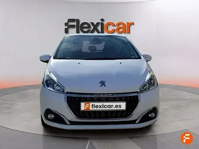 Usado Peugeot 208 Signature Sky 110 CV (80 kW) 2018 Blanco Utilitario