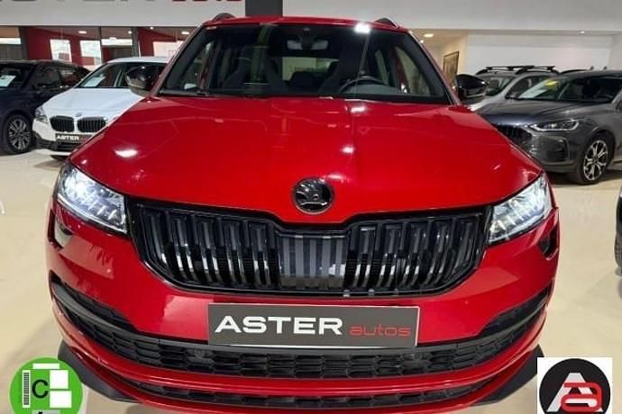 Usado Skoda Karoq SportLine 150 CV (110 kW) 2021 Rojo SUV