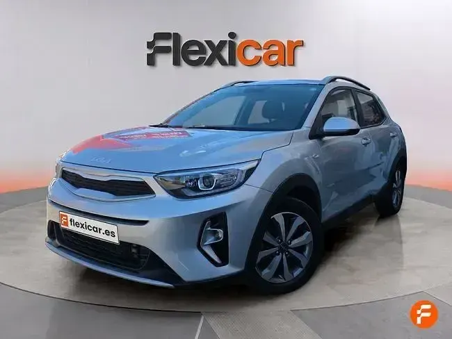Usado Kia Stonic 100 CV (73 kW) 2022 Gris SUV