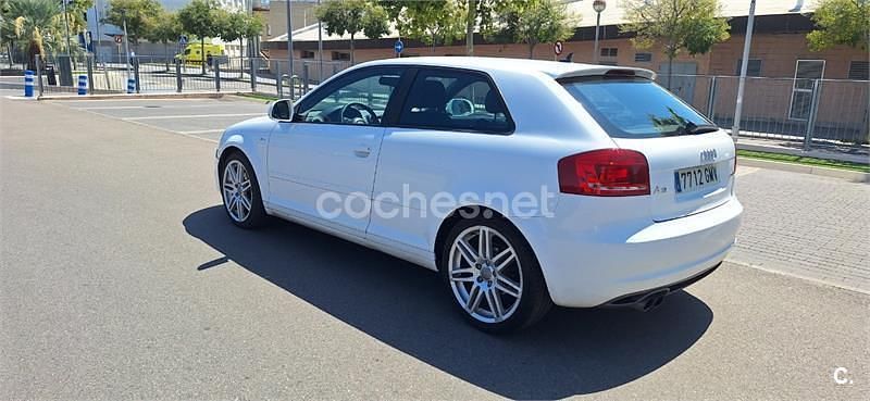 Usado Audi A3 Attraction 140 CV (102 kW) 2009 Blanco Utilitario