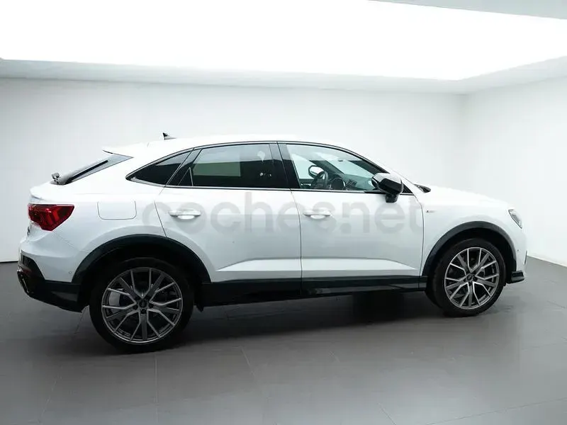 Begagnad Audi Q3 Sportback 190 HK (139 kW) 2024 Vit SUV