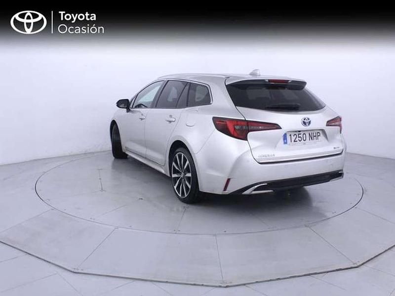 Usado Toyota Corolla Edition 177 CV (130 kW) 2025 Plateado Familiar