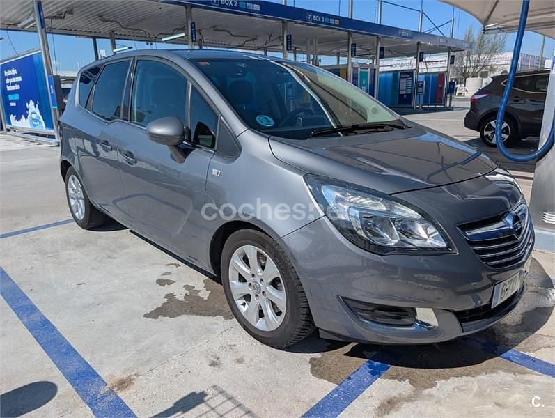 Usado Opel Meriva Excellence 136 CV (100 kW) 2015 Gris / plata Monovolumen