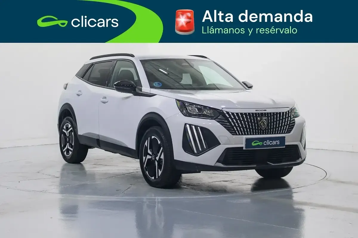 Usado Peugeot 2008 Allure 136 CV (100 kW) 2025 Blanco SUV