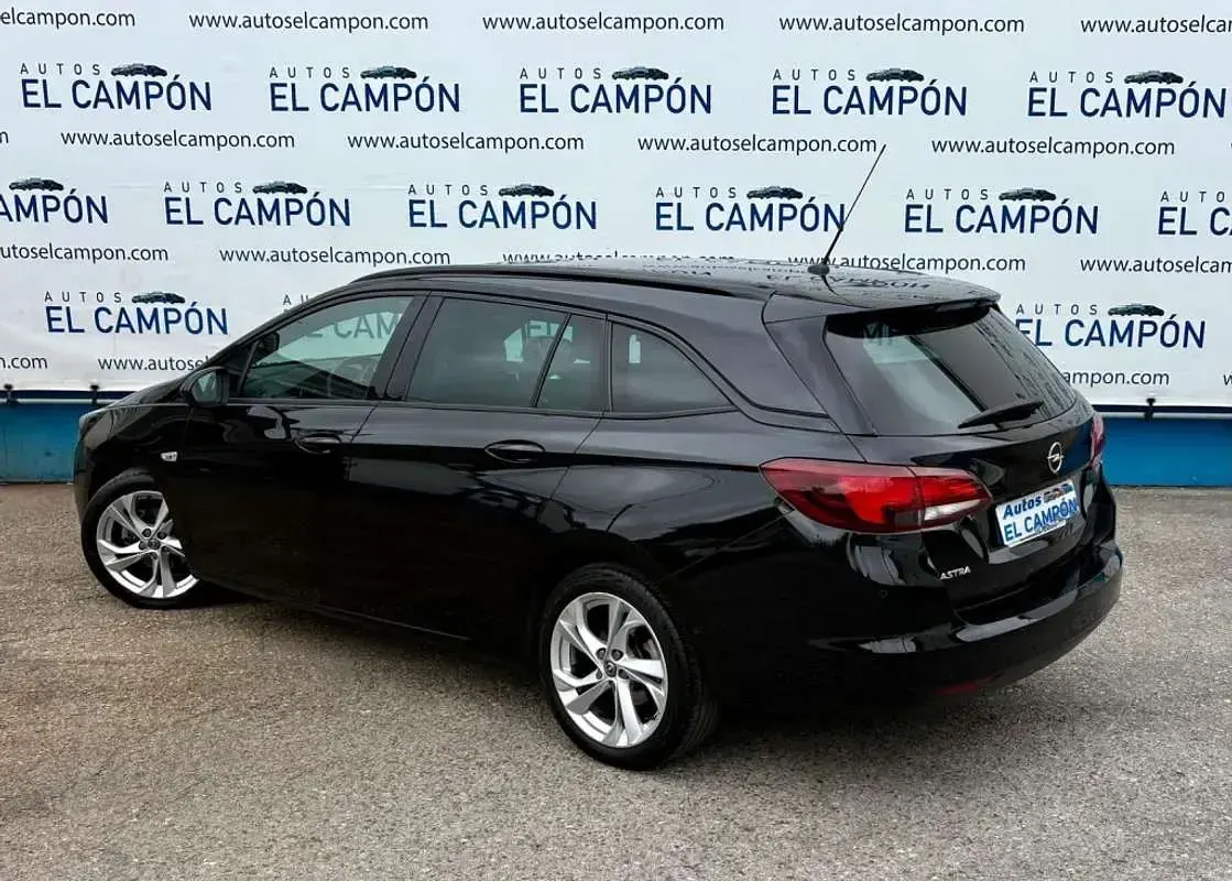 Usado Opel Astra GS Line 122 CV (89 kW) 2020 Negro Familiar