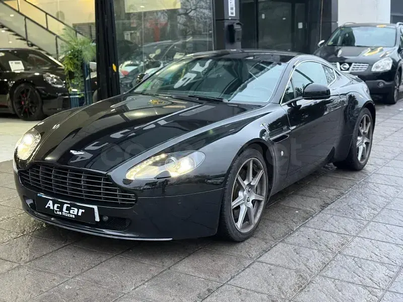Usado Aston Martin Vantage 420 CV (308 kW) 2011 Negro Coupe