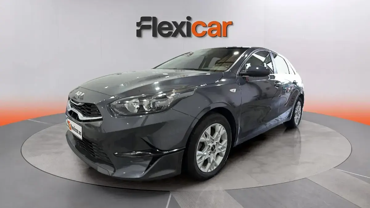 Usado Kia Ceed 136 CV (100 kW) 2023 Blanco Utilitario