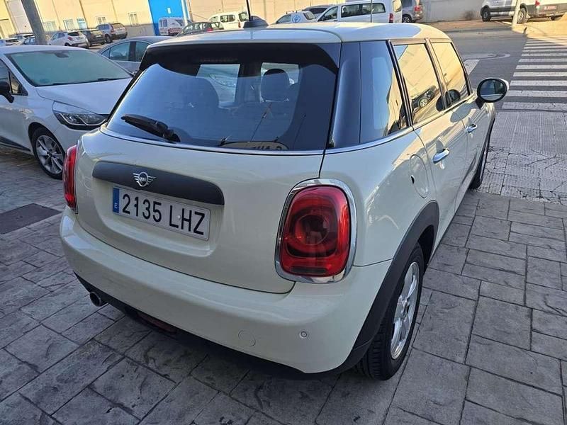 Usado Mini ONE 102 CV (75 kW) 2020 Blanco Utilitario