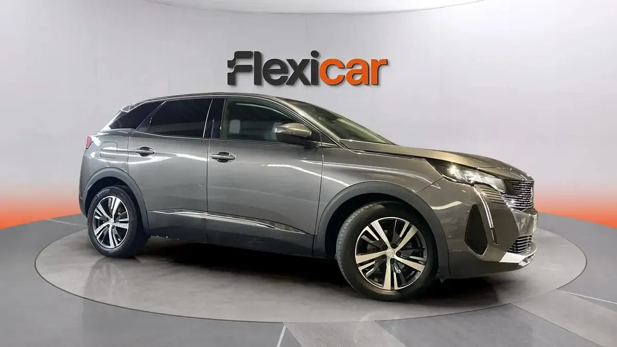 Usado Peugeot 3008 Allure 131 CV (96 kW) 2021 Gris SUV