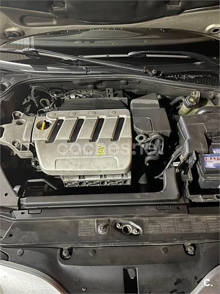 Beige Usado 2002 Renault Laguna II Dynamique Berlina | 3000 € (Precio justo) - Imagen 1/4