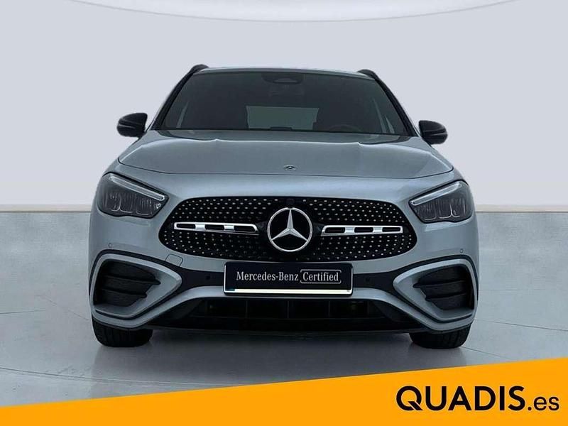 Usado Mercedes GLA200 150 CV (110 kW) 2024 Gris plata SUV