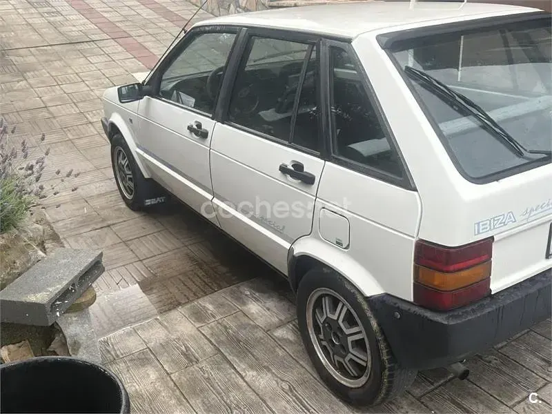 Usado Seat Ibiza 90 CV (66 kW) 1990 Blanco Utilitario