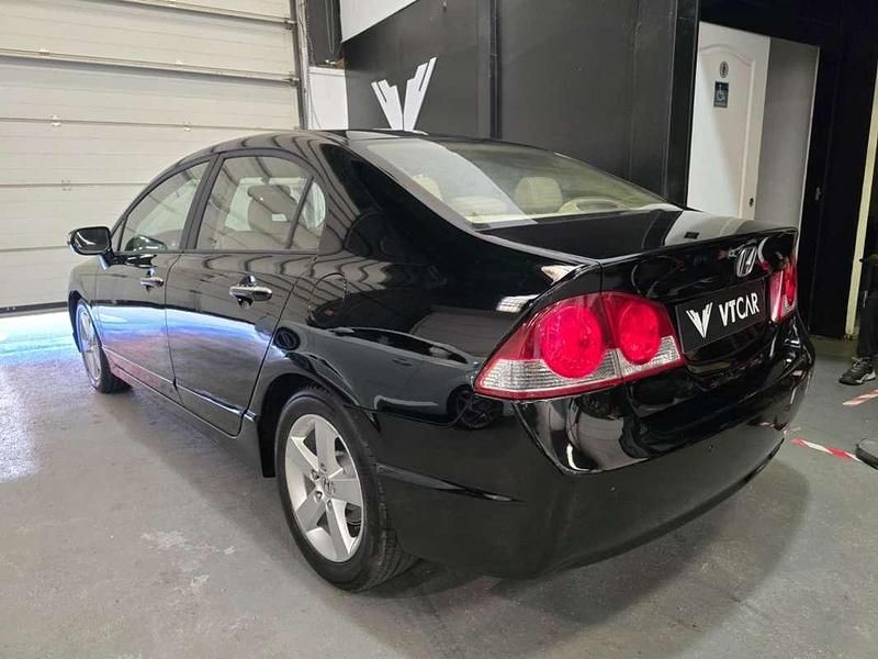 Usado Honda Civic Executive 140 CV (102 kW) 2008 Negro Utilitario