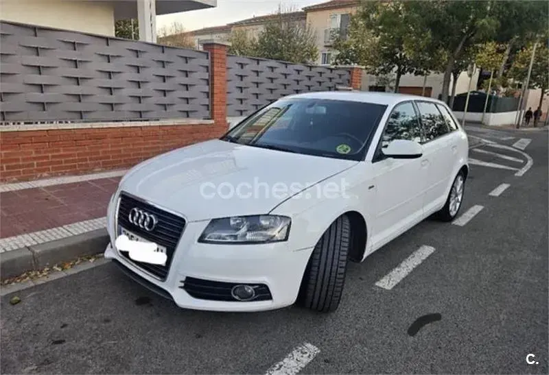 Usado Audi A3 Ambiente 150 CV (110 kW) 2012 Blanco Utilitario