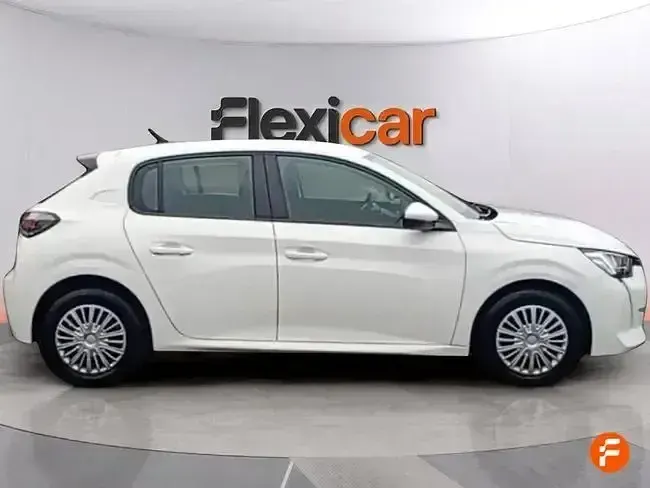 Usado Peugeot 208 Active 100 CV (73 kW) 2021 Blanco Utilitario