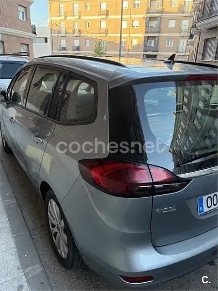 Usado Opel Zafira Tourer Selective 130 CV (95 kW) 2015 Gris / plata Monovolumen