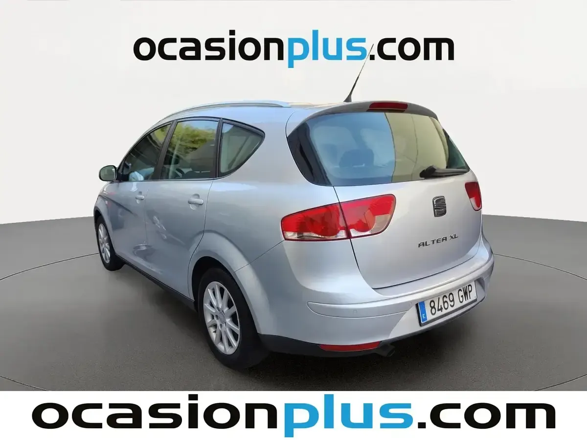 Usado Seat Altea Ecomotive 105 CV (77 kW) 2010 Gris Monovolumen