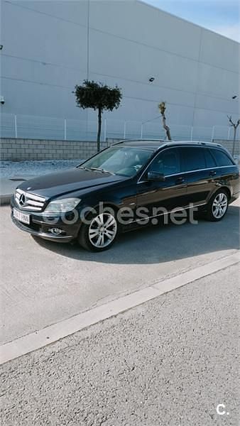 Usado Mercedes C200 136 CV (100 kW) 2010 Azul Familiar