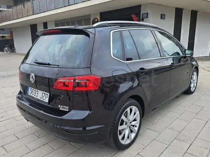 Usado VW Golf Sportsvan Sportline 150 CV (110 kW) 2017 Negro Monovolumen