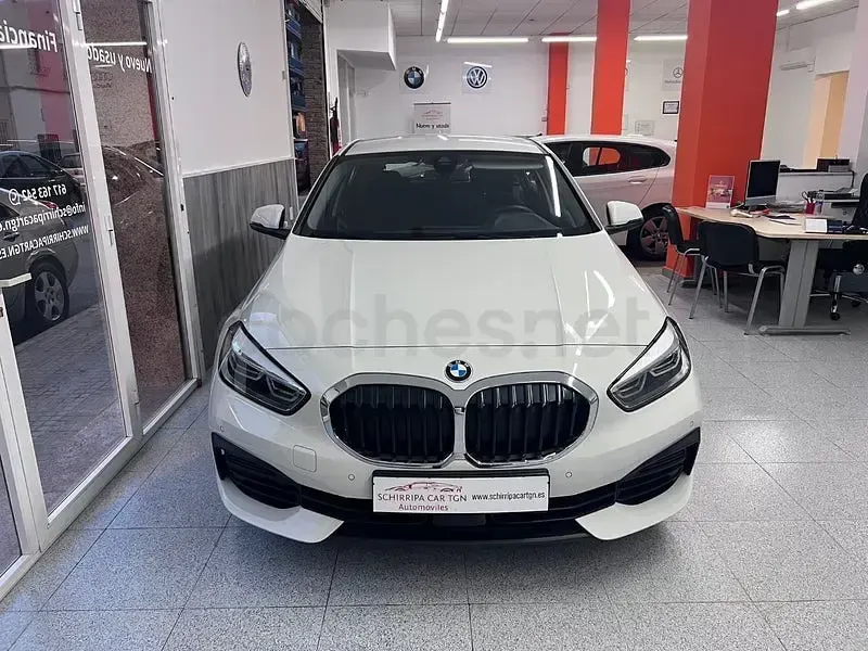 Usado BMW 118 136 CV (100 kW) 2023 Blanco Berlina