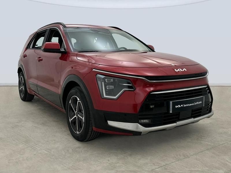 Usado Kia Niro 141 CV (103 kW) 2024 Rojo SUV