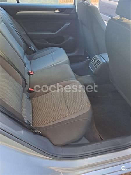 Usado VW Passat Advance 120 CV (88 kW) 2015 Beige Berlina