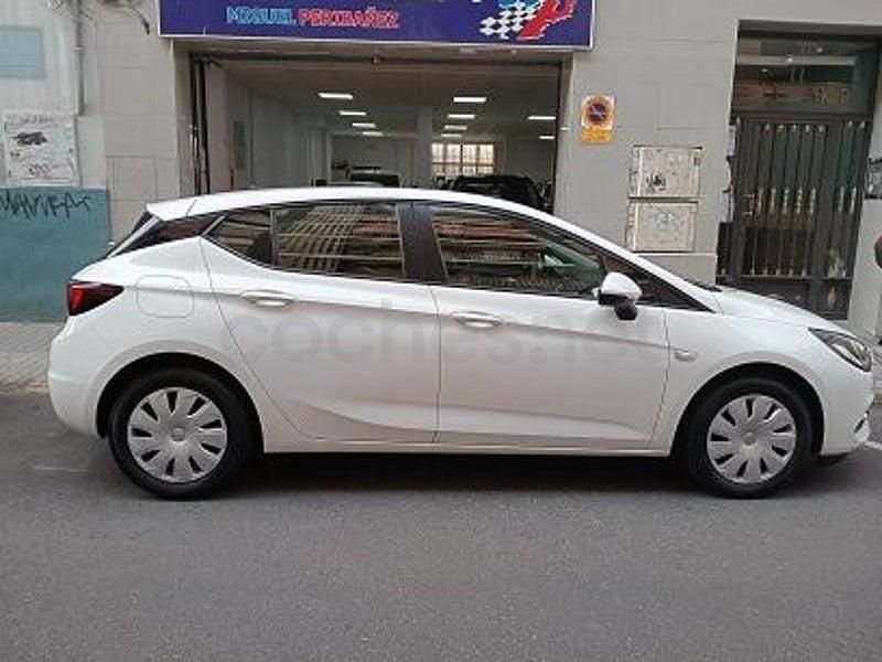 Blanco Usado 2020 Opel Astra Berlina | 10.600 € (Buen precio) - Imagen 1/4