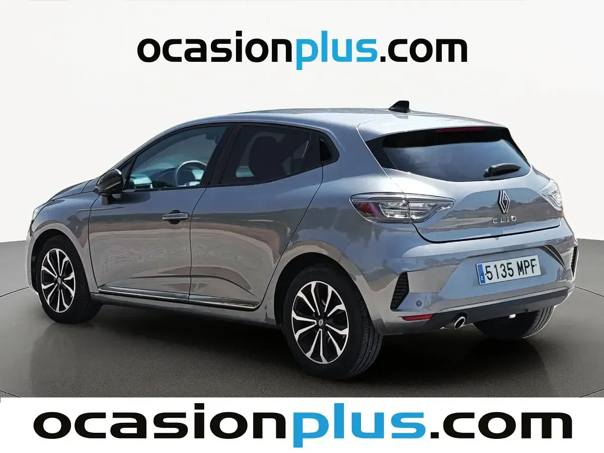 Usado Renault Clio Techno 91 CV (66 kW) 2024 Gris Utilitario