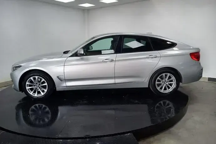 Usado BMW 318 136 CV (100 kW) 2017 Gris Berlina