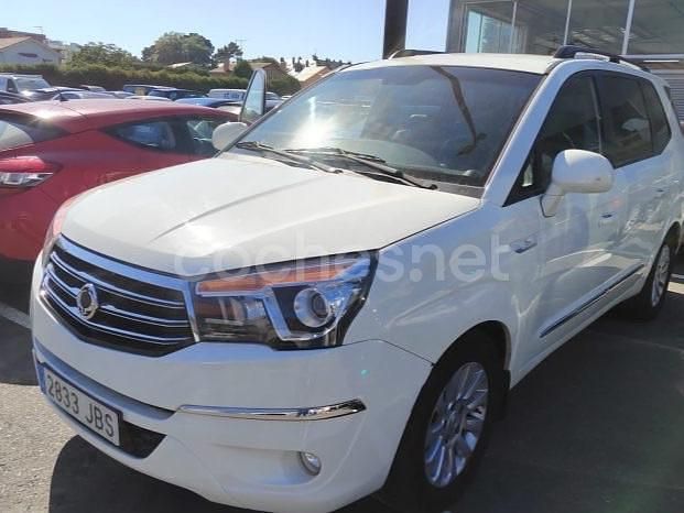 Blanco Usado 2015 Ssangyong (KGM) Rodius Monovolumen | 5500 € - Imagen 1/4