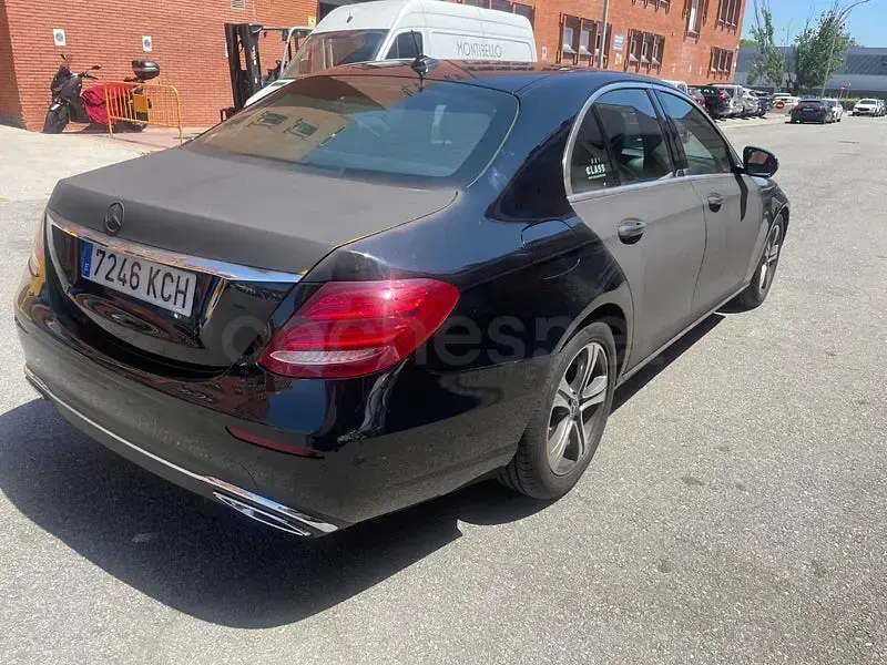 Usado Mercedes E200 150 CV (110 kW) 2017 Negro Berlina