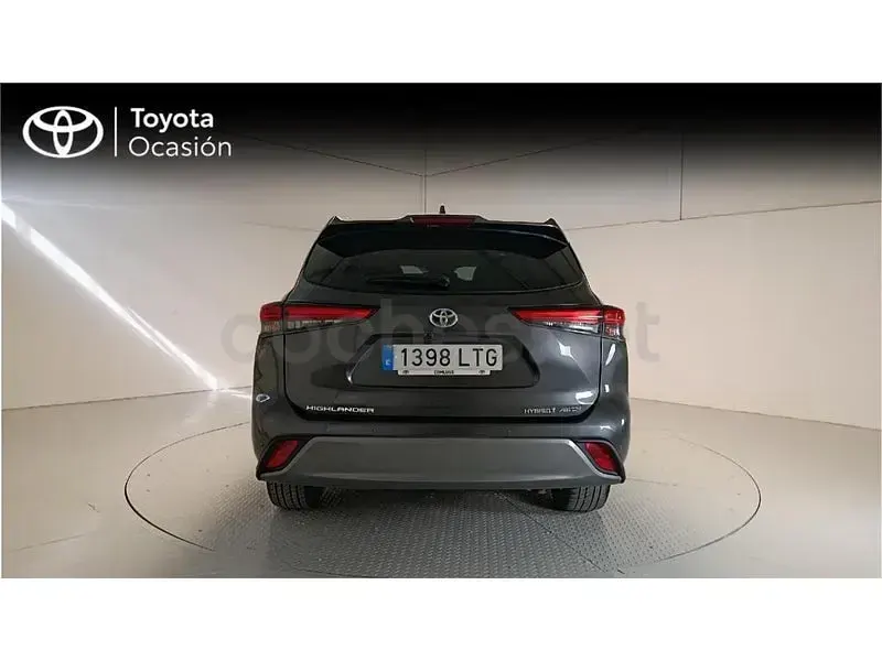 Usado Toyota Highlander Luxury 246 CV (180 kW) 2021 Gris / plata SUV