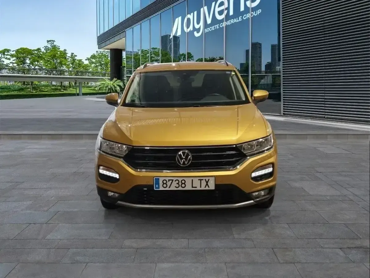 Usado VW T-Roc Advance 116 CV (85 kW) 2021 Amarillo SUV