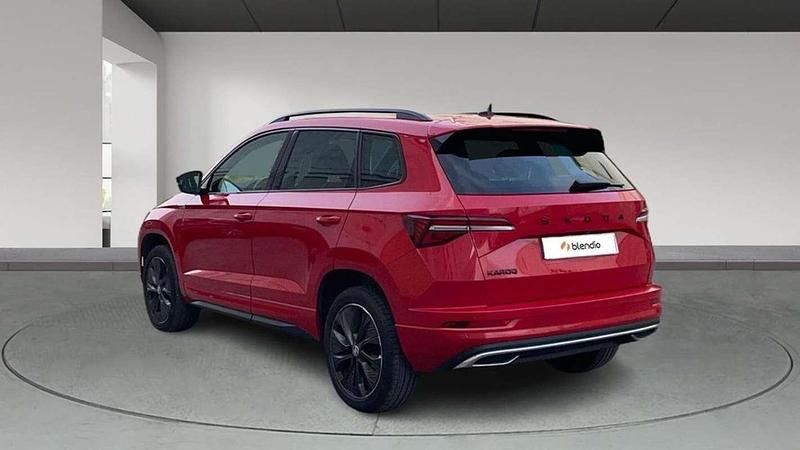 Usado Skoda Karoq SportLine 150 CV (110 kW) 2023 Rojo SUV