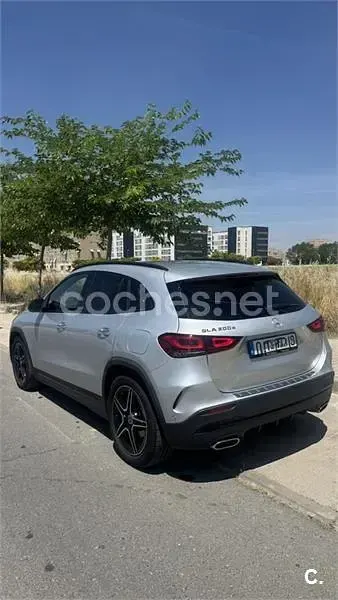 Usado Mercedes GLA200 150 CV (110 kW) 2023 Gris / plata SUV