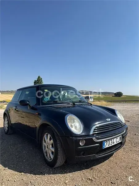 Usado Mini ONE 90 CV (66 kW) 2003 Negro Utilitario