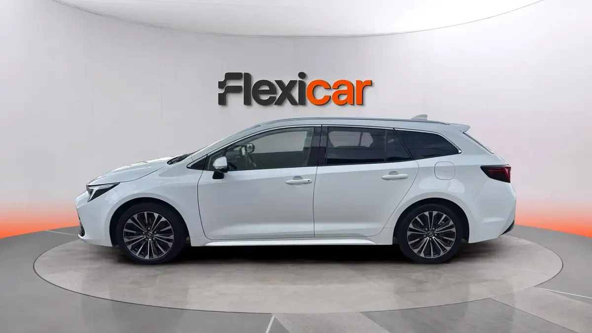 Usado Toyota Corolla Sport 196 CV (144 kW) 2023 Blanco Familiar