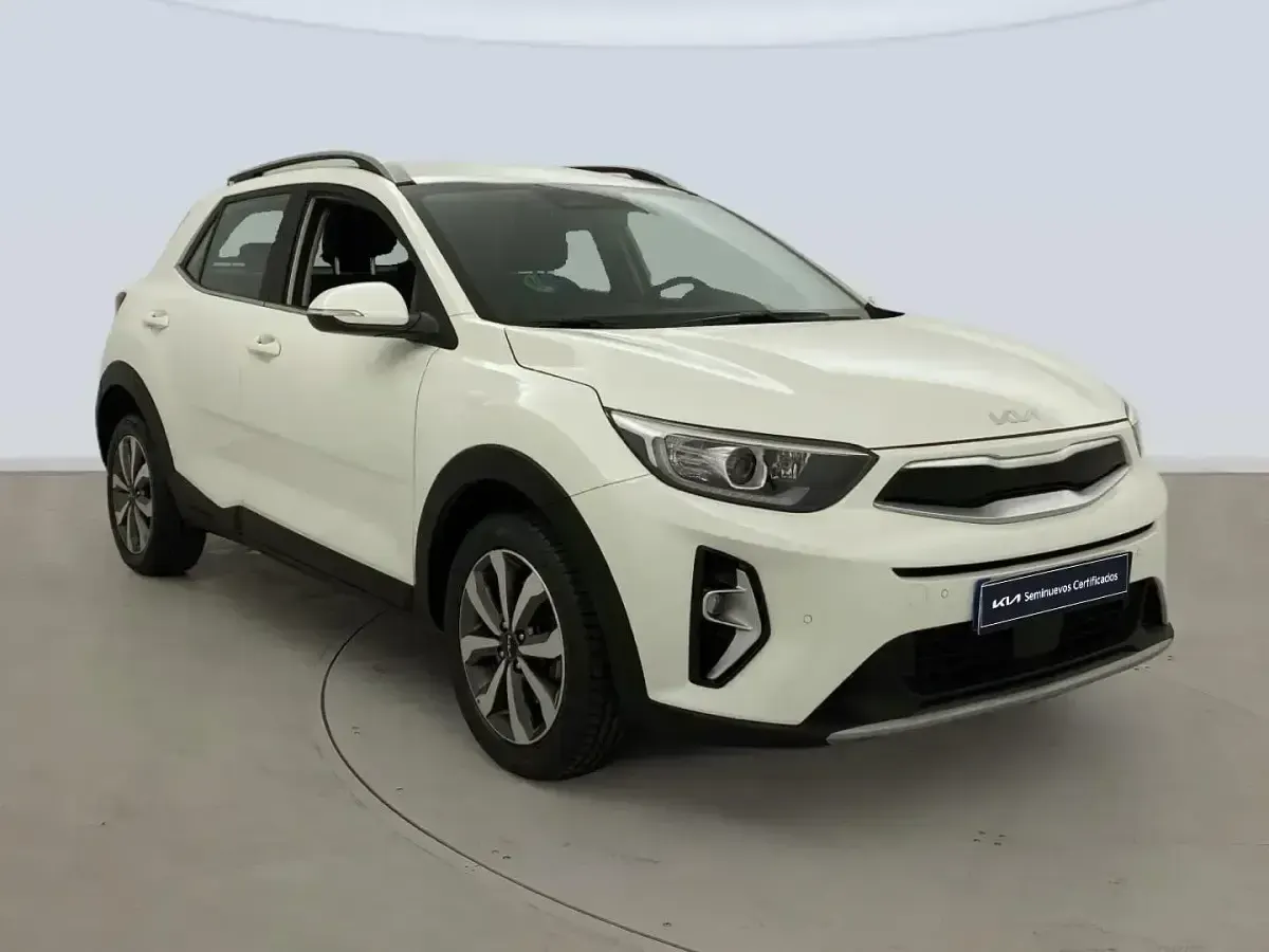 Begagnad Kia Stonic 100 HK (73 kW) 2021 Vit SUV