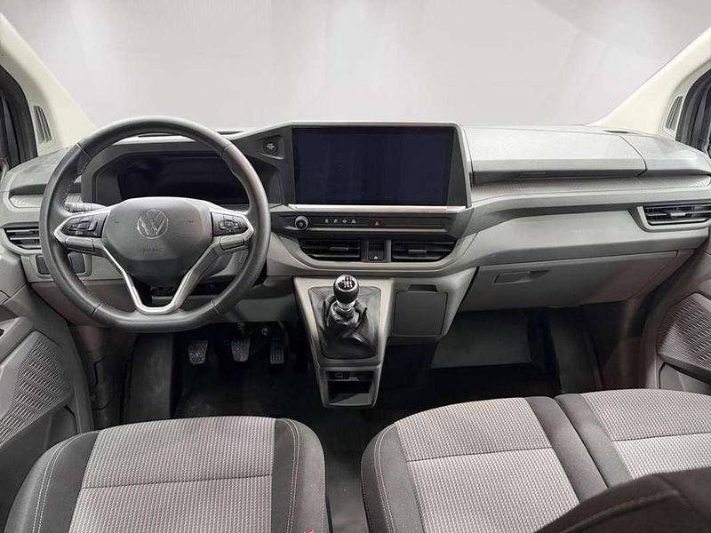 Usado VW Caravelle Comfortline 110 CV (80 kW) 2025 Gris Monovolumen