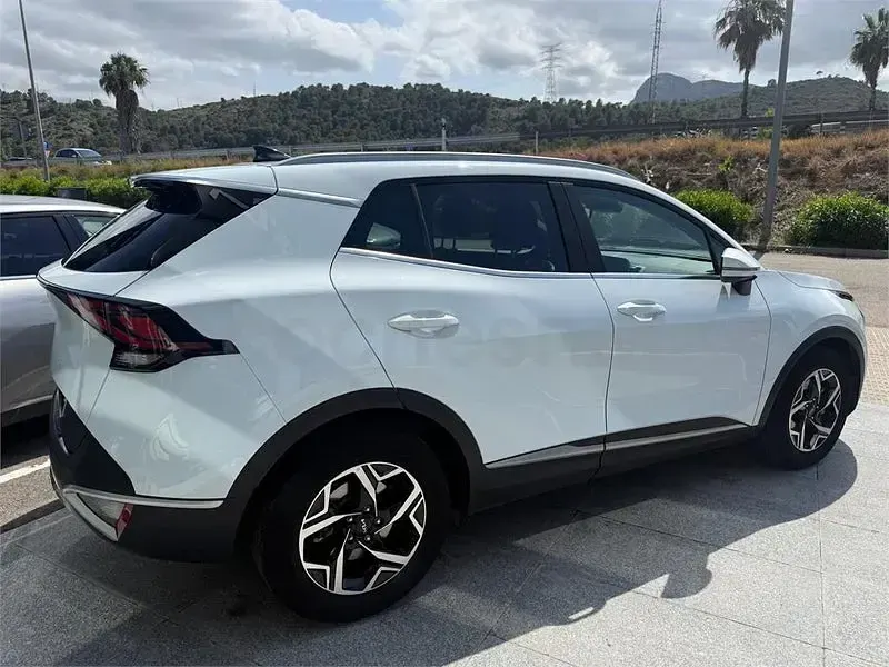 Usado Kia Sportage 150 CV (110 kW) 2022 Blanco SUV