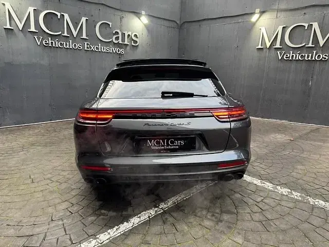 Käytetty Porsche Panamera Turbo 550 HP (404 kW) 2018 Harmaa Sedan