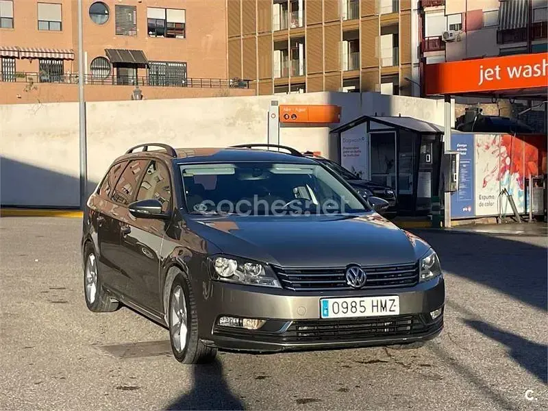 Usado VW Passat 105 CV (77 kW) 2012 Beige Berlina