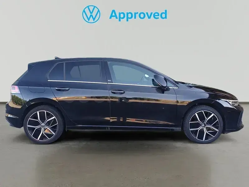 Usado VW Golf VIII 116 CV (85 kW) 2024 Negro Berlina