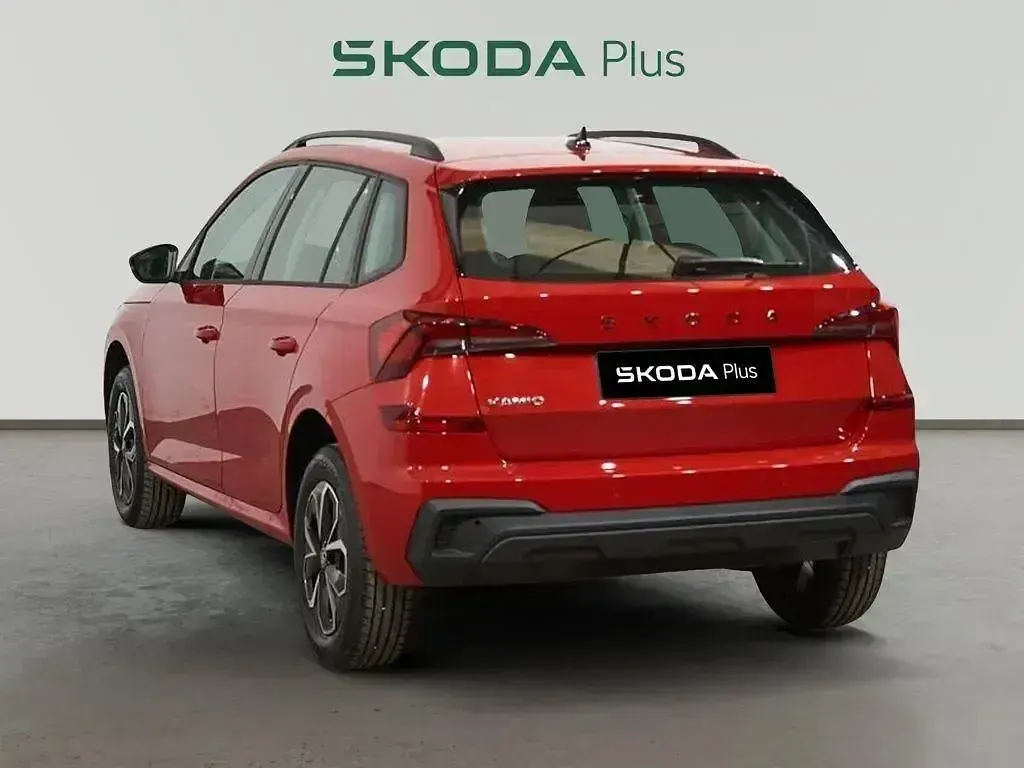 Usado Skoda Kamiq Selection 115 CV (84 kW) 2025 Rojo SUV