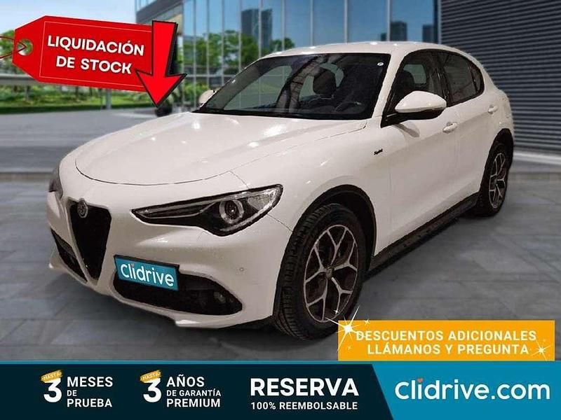 Usado Alfa Romeo Stelvio Sprint 190 CV (139 kW) 2021 Blanco SUV