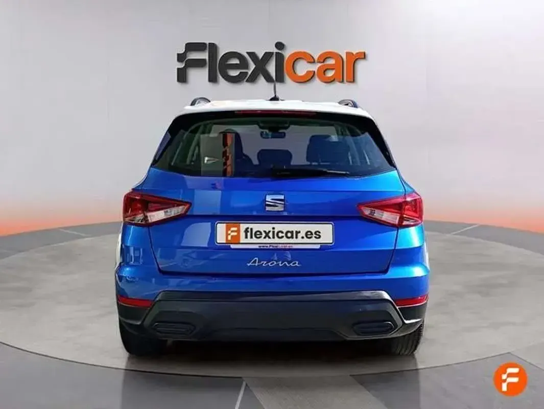 Usado Seat Arona Style 110 CV (80 kW) 2023 Azul SUV