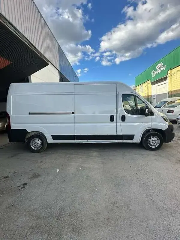 Usado Peugeot Boxer S 139 CV (102 kW) 2022 Blanco Van